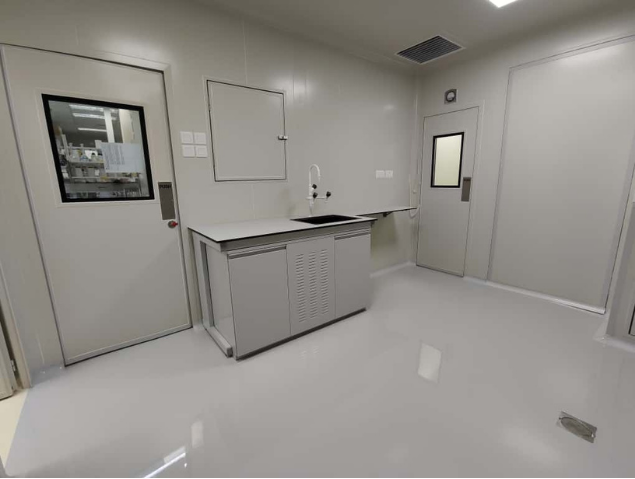 Lab Bench & Cabinet